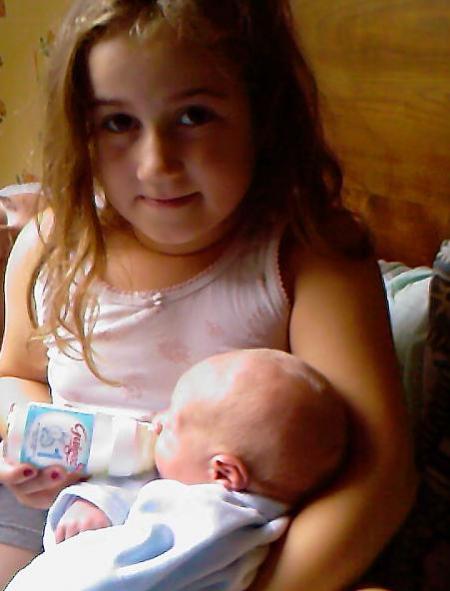 1er biberon donner par ta soeur